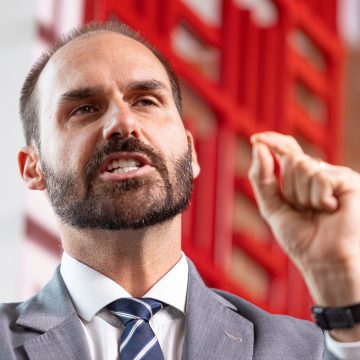 Oposição Reage: Recurso Contra Impedimento de Eduardo Bolsonaro na Câmara