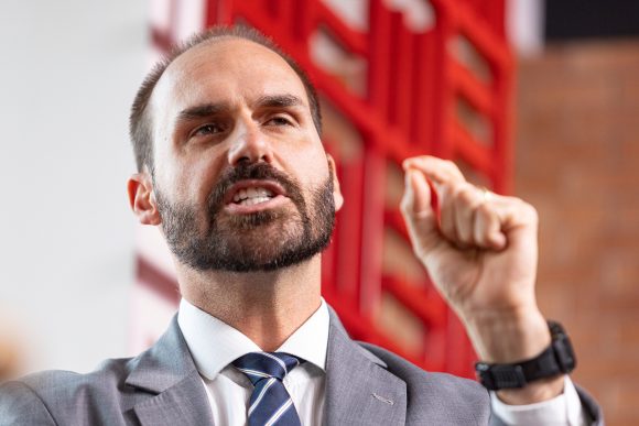 Oposição Reage: Recurso Contra Impedimento de Eduardo Bolsonaro na Câmara