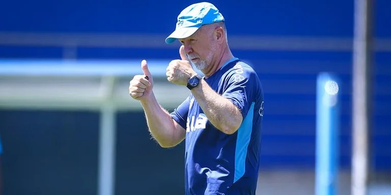 Mano Menezes tem time encaminhado para enfrentar o São Paulo Foto Lucas Uebel Grêmio FBPA CP Mano Menezes tem time encaminhado para enfrentar o São Paulo | Foto: Lucas Uebel / Grêmio FBPA / CP